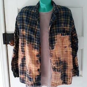 Hanes medium destressed bleach faded